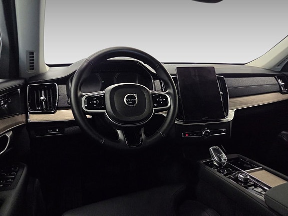Volvo XC90 5 of 16