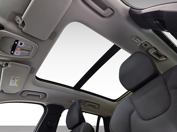 Volvo XC90 14 of 16