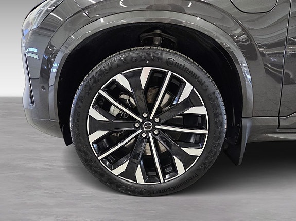 Volvo XC90 16 of 16