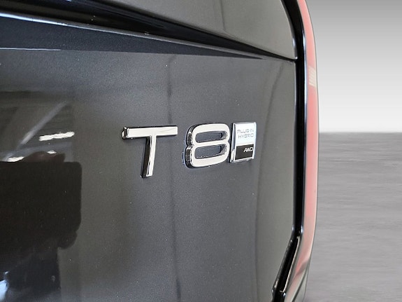 Volvo XC90 13 of 16