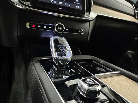Volvo XC90 15 of 16