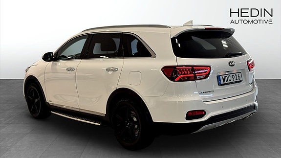 Kia Sorento 3 of 12