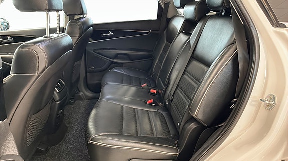 Kia Sorento 10 of 12