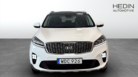 Kia Sorento 8 of 12