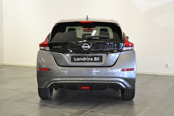 Nissan Leaf 4 of 11