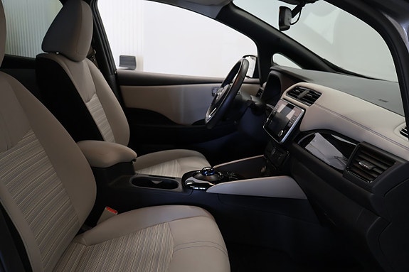Nissan Leaf 6 of 11