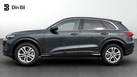 Audi Q5 2 of 14