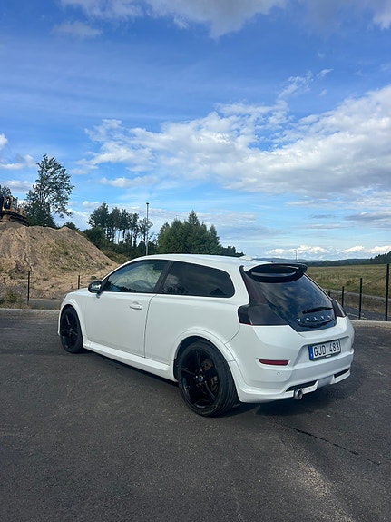 Volvo C30 3 of 5