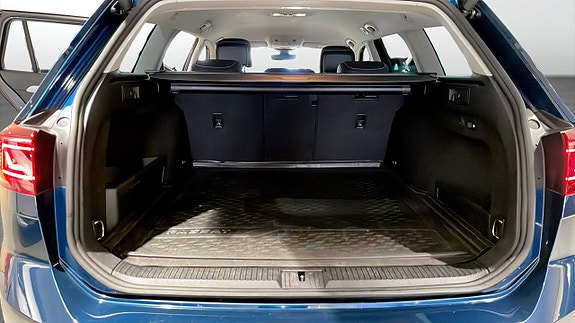 Volkswagen Passat 12 of 13