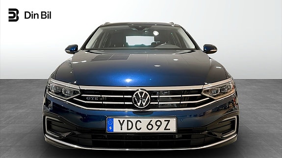 Volkswagen Passat 4 of 13