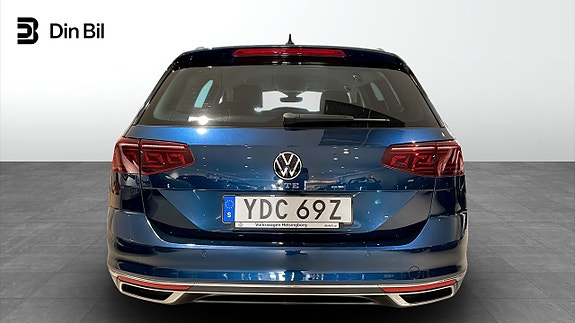 Volkswagen Passat 5 of 13