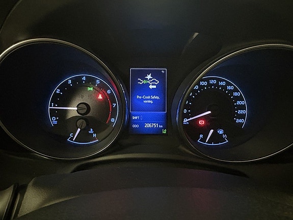 Toyota Auris 19 of 21
