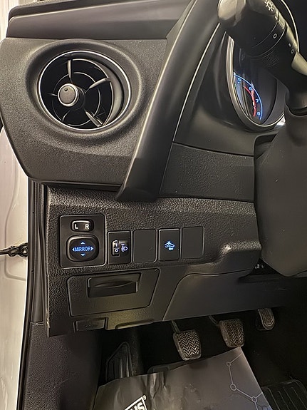 Toyota Auris 15 of 21