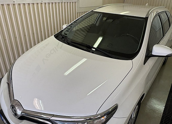 Toyota Auris 6 of 21
