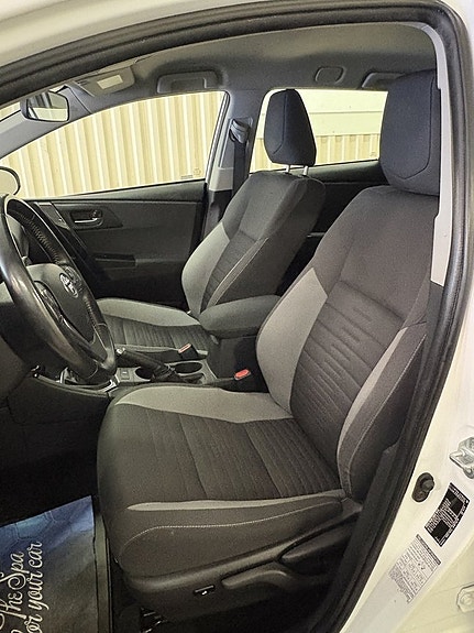 Toyota Auris 9 of 21