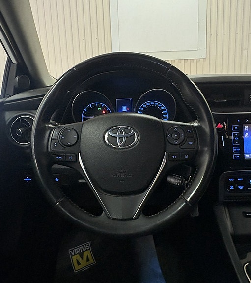 Toyota Auris 13 of 21