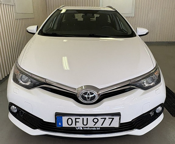 Toyota Auris 5 of 21