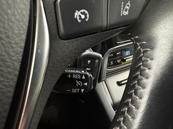 Toyota Auris 17 of 30