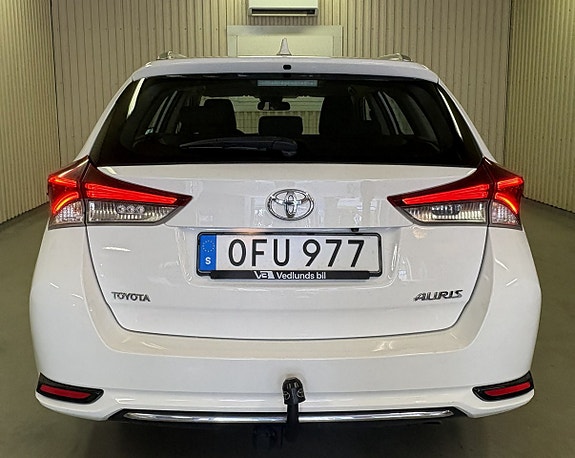 Toyota Auris 7 of 21
