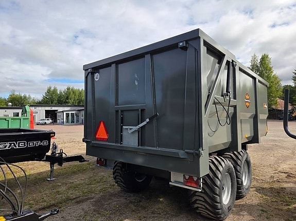 Palmse Trailer 1217 3 of 4