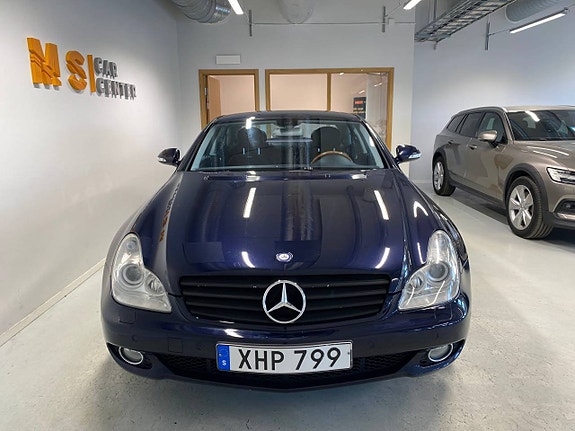 Mercedes-Benz CLS350 2 of 12
