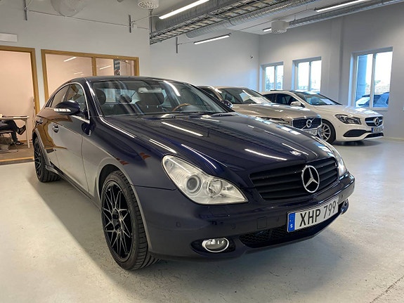 Mercedes-Benz CLS350 3 of 12