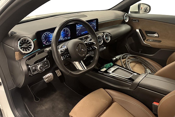 Mercedes-Benz CLA250 e 7 of 16