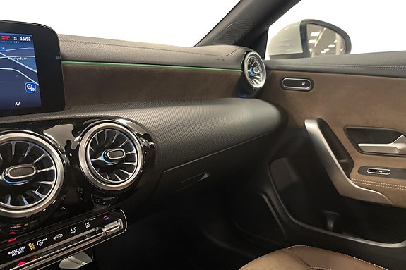 Mercedes-Benz CLA250 e 14 of 16