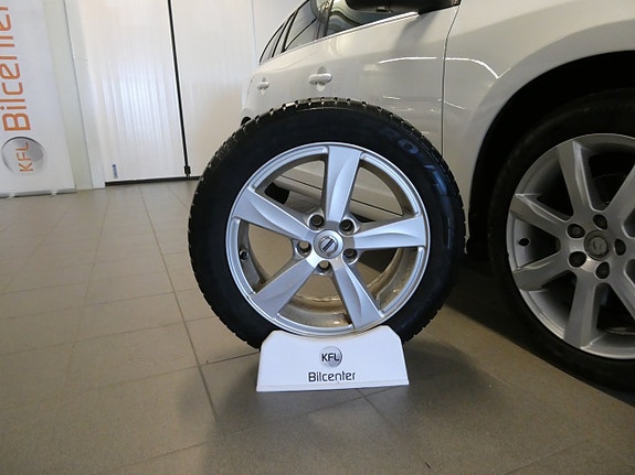 Volvo V60 2 of 23