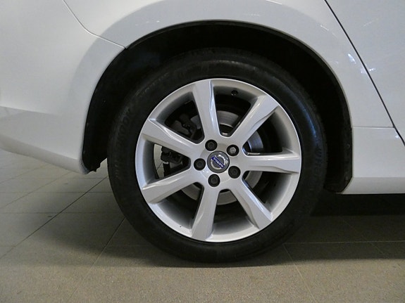 Volvo V60 7 of 23