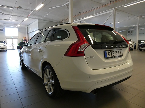 Volvo V60 10 of 23