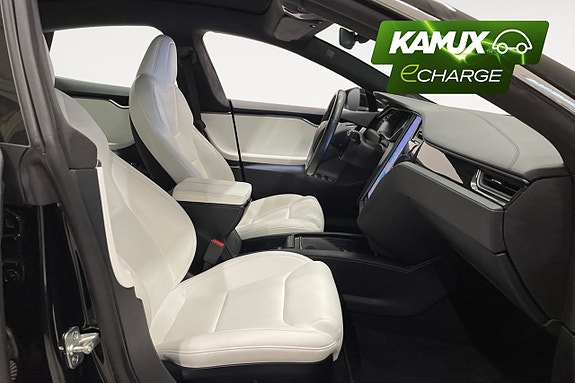 Tesla Model S 15 of 24