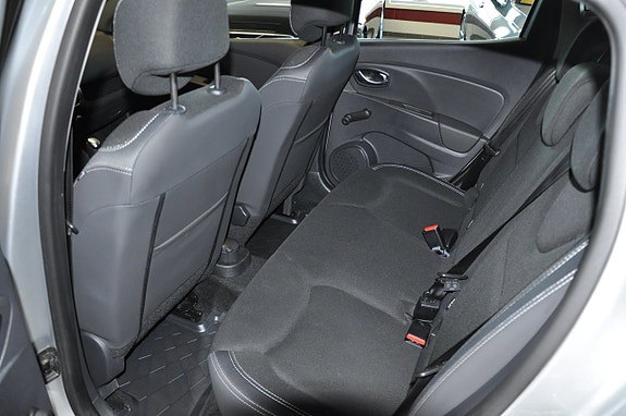 Renault Clio 12 of 14