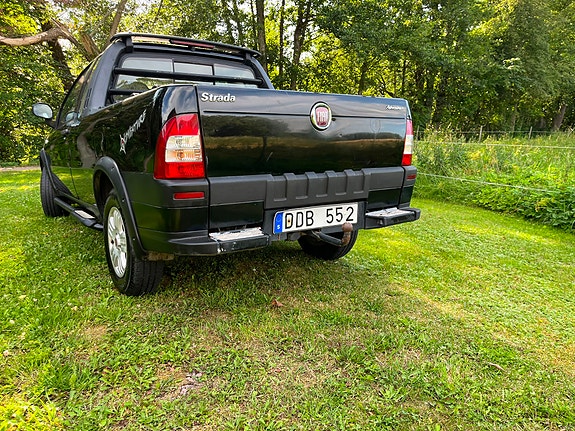 Fiat Strada 2 of 5