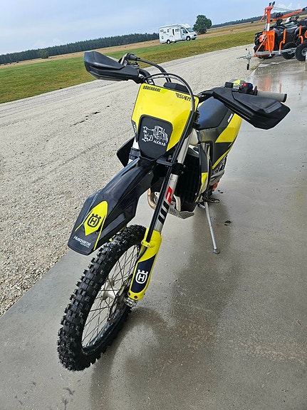 Husqvarna FE 350 3 of 4