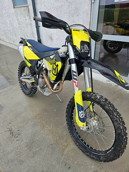 Husqvarna FE 350 2 of 4