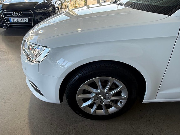 Audi A3 4 of 23