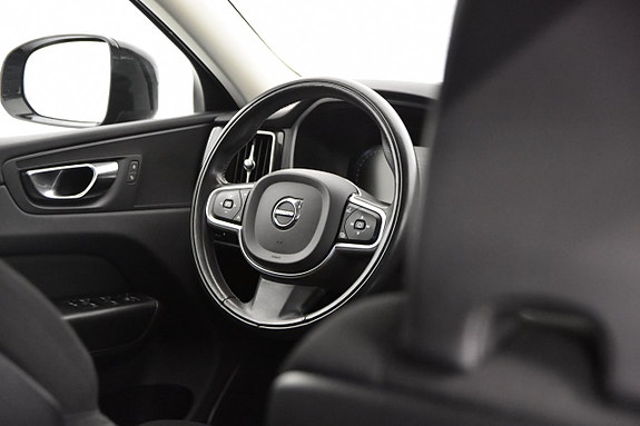 Volvo XC60 15 of 20