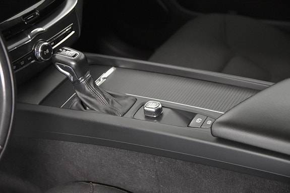 Volvo XC60 12 of 20