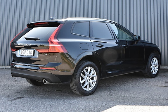 Volvo XC60 2 of 20