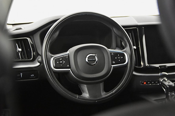 Volvo XC60 10 of 20