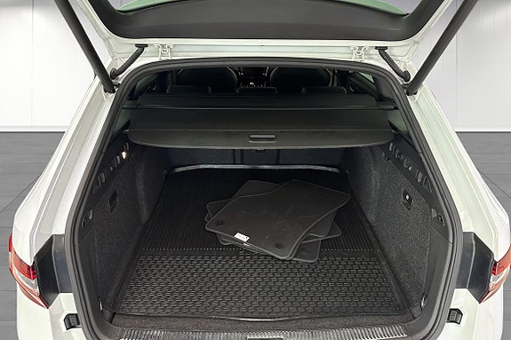 Skoda Superb 8 of 30