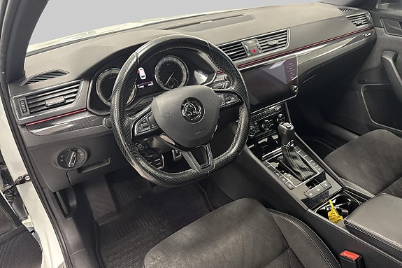 Skoda Superb 9 of 30