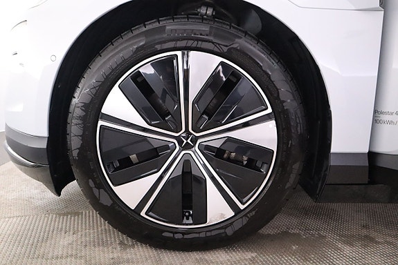 Polestar 4 10 of 26
