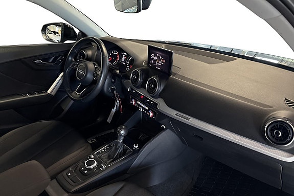 Audi Q2 10 of 21