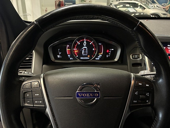 Volvo XC60 14 of 20