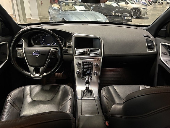 Volvo XC60 12 of 20
