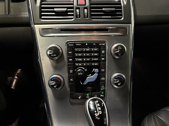 Volvo XC60 16 of 20