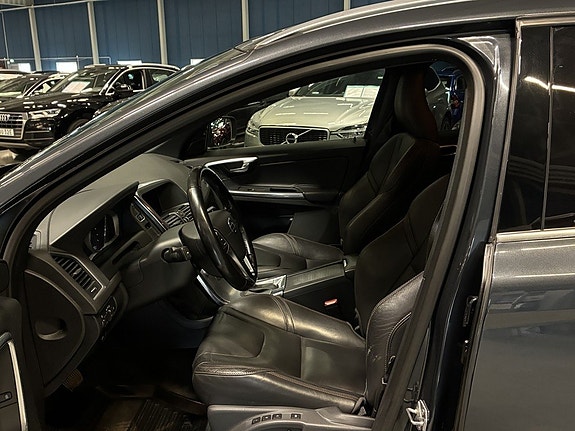 Volvo XC60 9 of 20