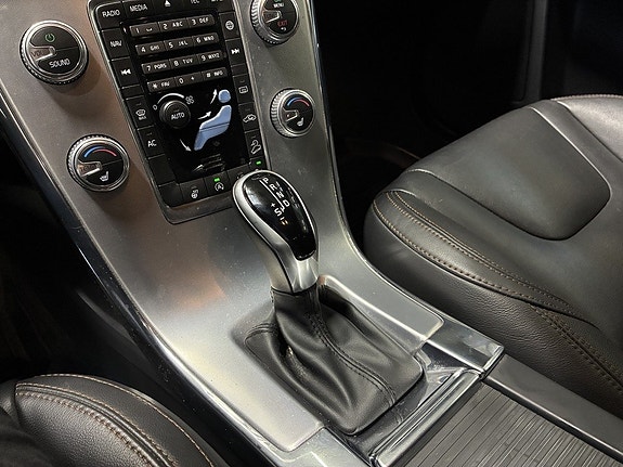 Volvo XC60 15 of 20